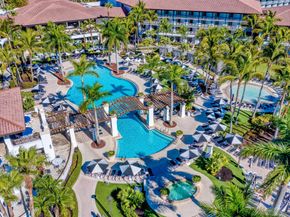 19 Cambria Road E, Palm Beach Gardens FL 33418