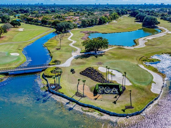 19 Cambria Road E, Palm Beach Gardens FL 33418