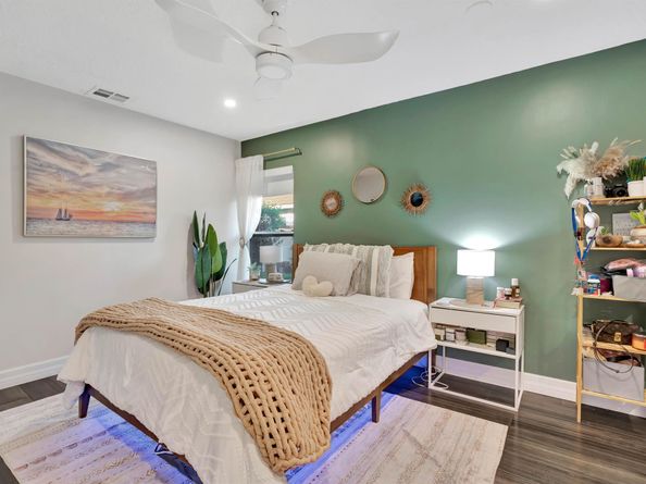 19 Cambria Road E, Palm Beach Gardens FL 33418