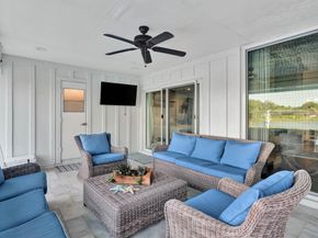 19 Cambria Road E, Palm Beach Gardens FL 33418