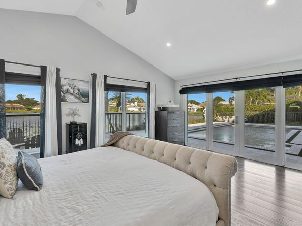 19 Cambria Road E, Palm Beach Gardens FL 33418