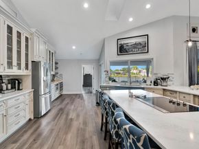 19 Cambria Road E, Palm Beach Gardens FL 33418