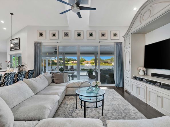 19 Cambria Road E, Palm Beach Gardens FL 33418