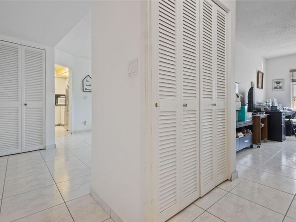 200 Diplomat Pkwy 520, Hallandale Beach FL 33009