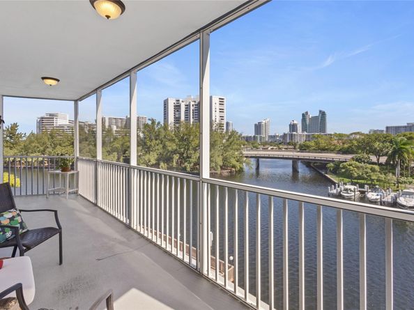 200 Diplomat Pkwy 520, Hallandale Beach FL 33009