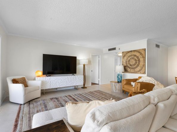 50 East Road 5c, Delray Beach FL 33483