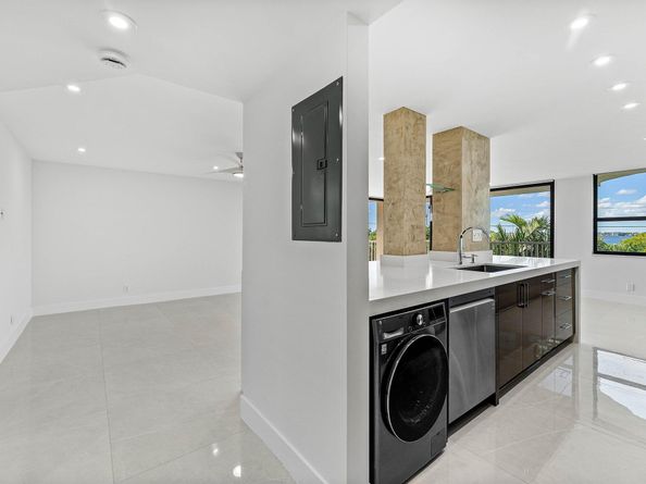 5480 N Ocean Drive B1c, Singer Island FL 33404