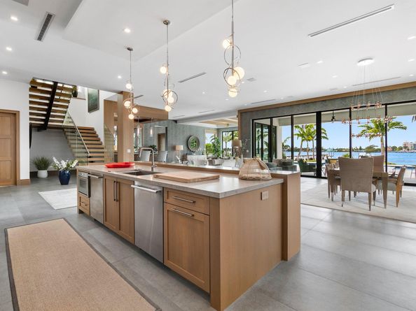 807 N Atlantic Drive, Lantana FL 33462