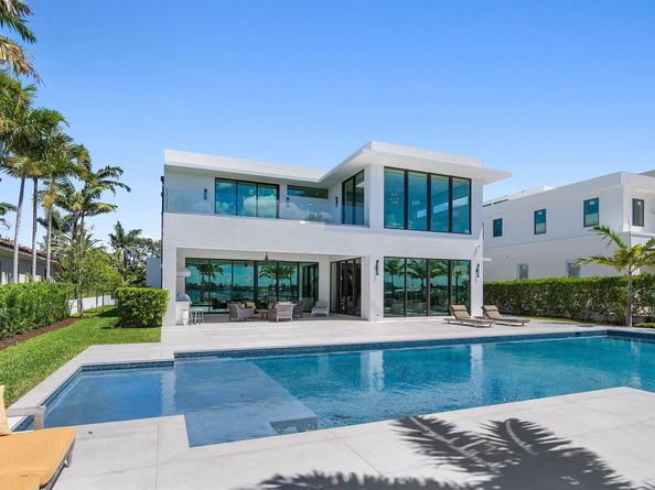 807 N Atlantic Drive, Lantana FL 33462