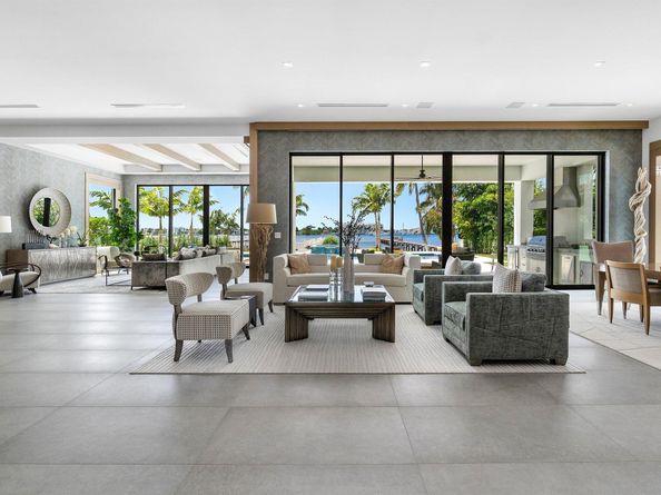 807 N Atlantic Drive, Lantana FL 33462