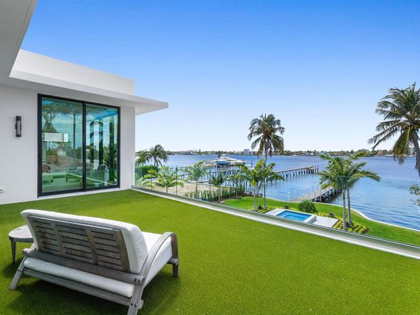 807 N Atlantic Drive, Lantana FL 33462