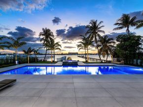 807 N Atlantic Drive, Lantana FL 33462