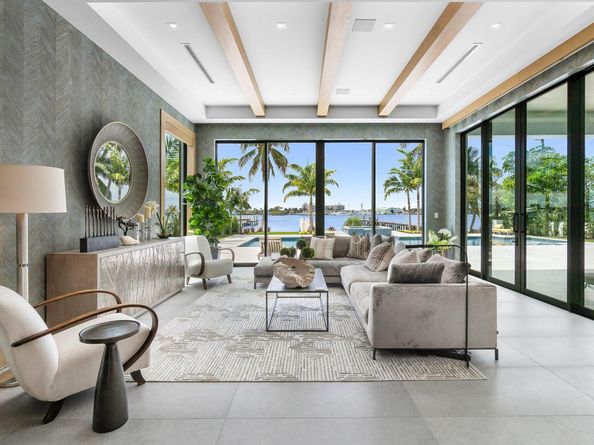 807 N Atlantic Drive, Lantana FL 33462