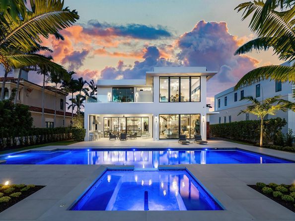 807 N Atlantic Drive, Lantana FL 33462