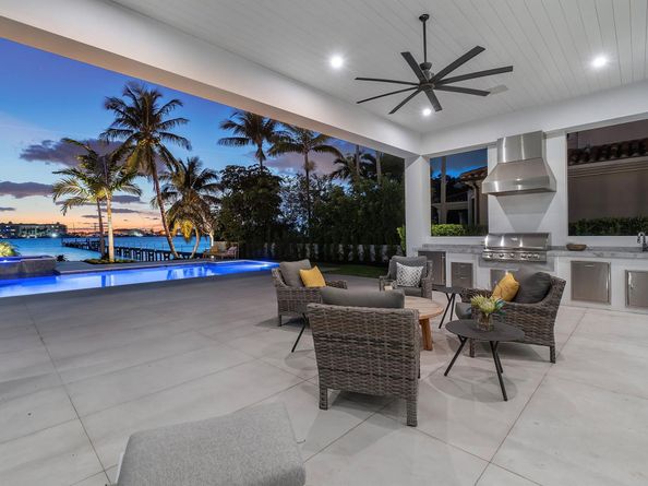 807 N Atlantic Drive, Lantana FL 33462