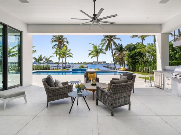 807 N Atlantic Drive, Lantana FL 33462