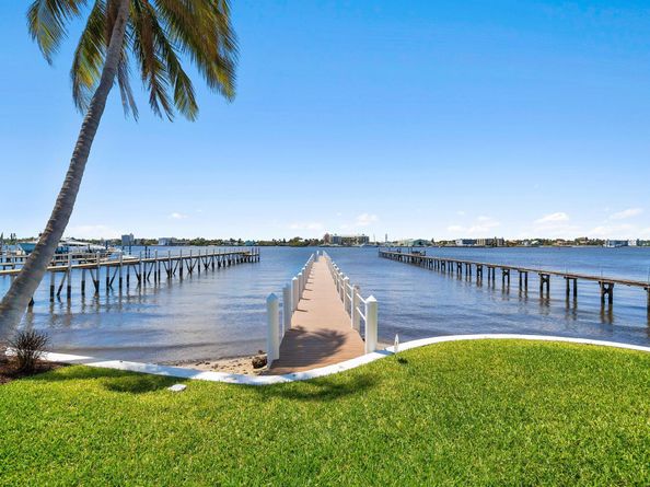 807 N Atlantic Drive, Lantana FL 33462