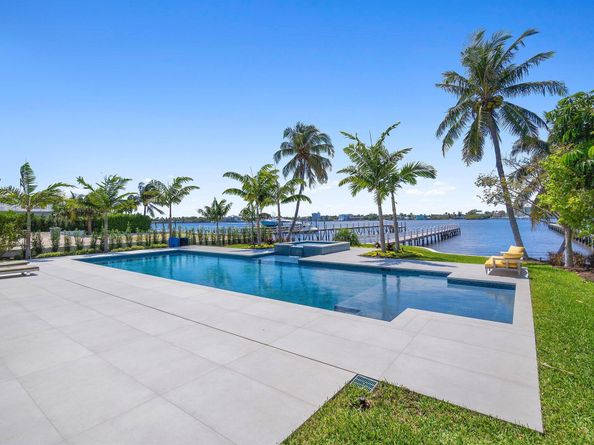 807 N Atlantic Drive, Lantana FL 33462