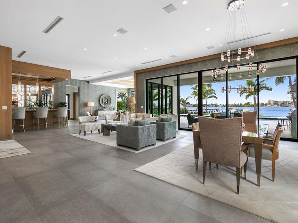 807 N Atlantic Drive, Lantana FL 33462