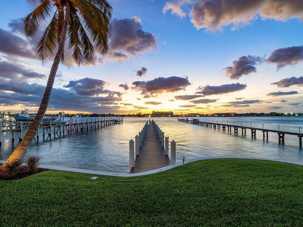 807 N Atlantic Drive, Lantana FL 33462