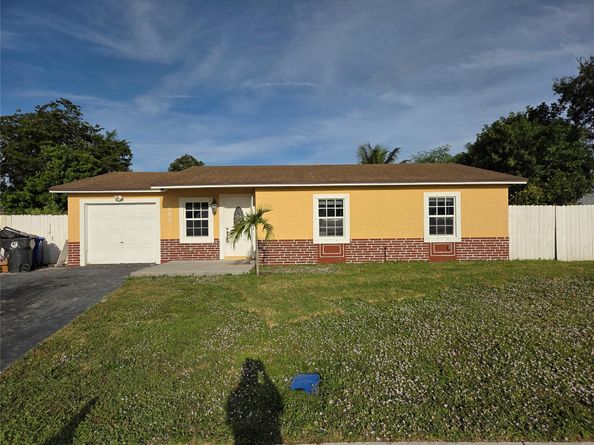405 SW 79th Ter, North Lauderdale FL 33068