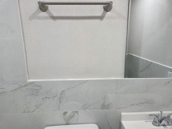 405 SW 79th Ter, North Lauderdale FL 33068