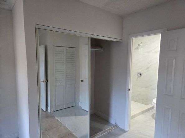 405 SW 79th Ter, North Lauderdale FL 33068