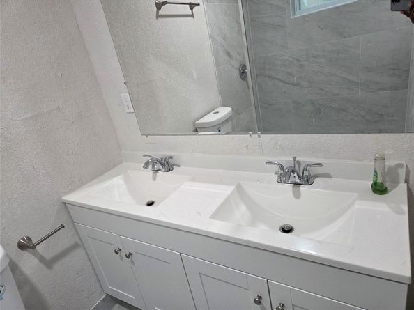 405 SW 79th Ter, North Lauderdale FL 33068