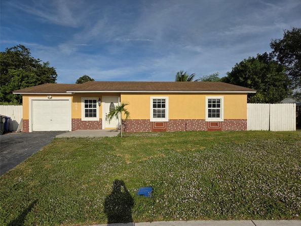 405 SW 79th Ter, North Lauderdale FL 33068