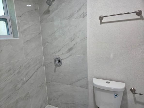 405 SW 79th Ter, North Lauderdale FL 33068