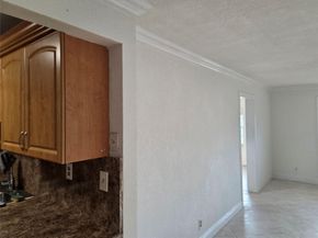 405 SW 79th Ter, North Lauderdale FL 33068