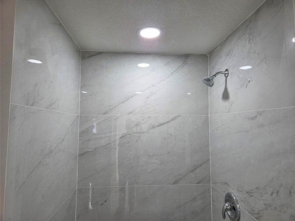 405 SW 79th Ter, North Lauderdale FL 33068