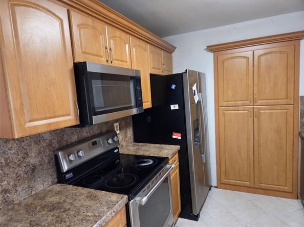 405 SW 79th Ter, North Lauderdale FL 33068