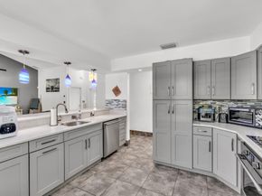 24 Dogwood Cir, Boynton Beach FL 33436