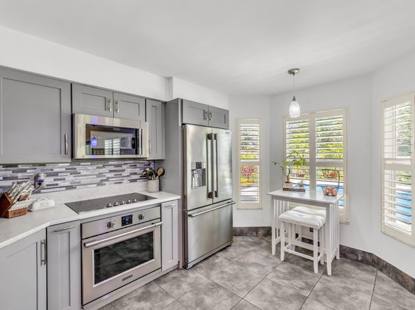 24 Dogwood Cir, Boynton Beach FL 33436