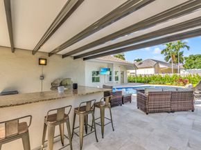 24 Dogwood Cir, Boynton Beach FL 33436