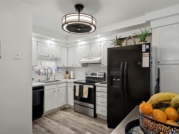 9520 S Hollybrook Lake Dr 103, Pembroke Pines FL 33025