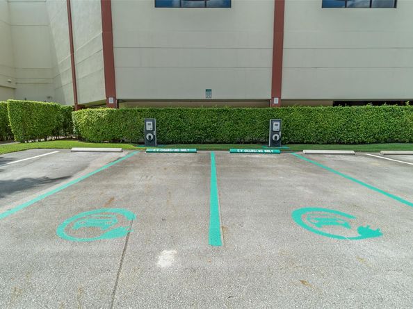 9520 S Hollybrook Lake Dr 103, Pembroke Pines FL 33025