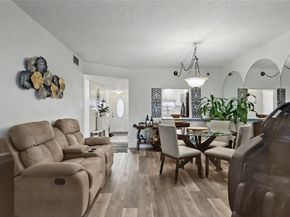 9520 S Hollybrook Lake Dr 103, Pembroke Pines FL 33025