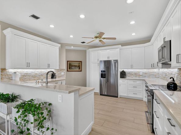 194 Orange Tree Drive G, Atlantis FL 33462