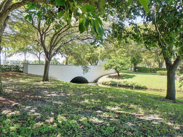 3001 Portofino Isle m3, Coconut Creek FL 33066