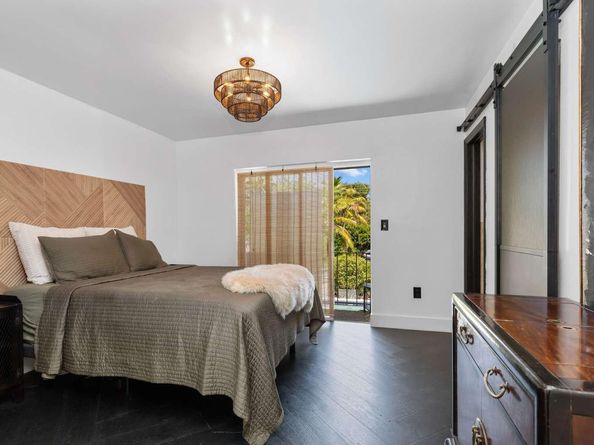 651 NE 60th St 22, Miami FL 33137