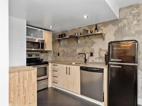 651 NE 60th St 22, Miami FL 33137