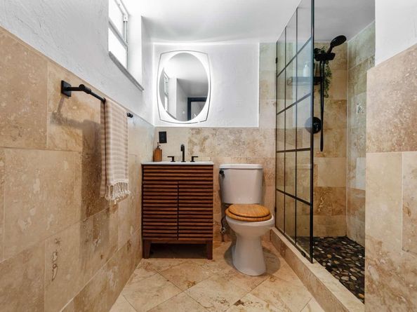 651 NE 60th St 22, Miami FL 33137