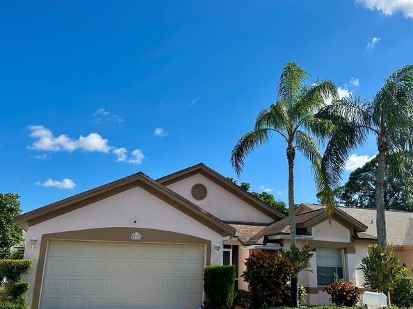 119 Hammocks Court, Greenacres FL 33413