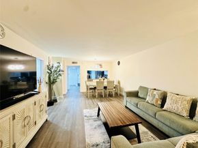 2200 S Cypress Bend Dr 802, Pompano Beach FL 33069