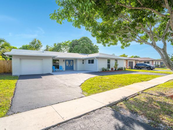 6210 SW 6th Street, Margate FL 33068