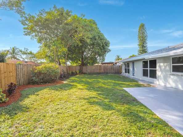 6210 SW 6th Street, Margate FL 33068