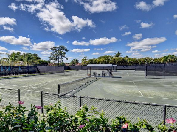 6827 Parisian Way, Lake Worth FL 33467