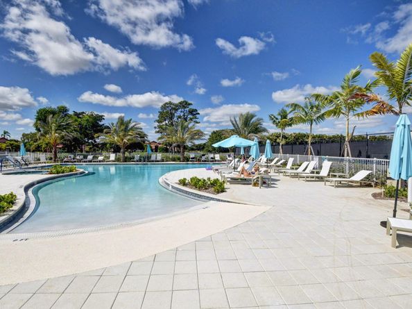 6827 Parisian Way, Lake Worth FL 33467